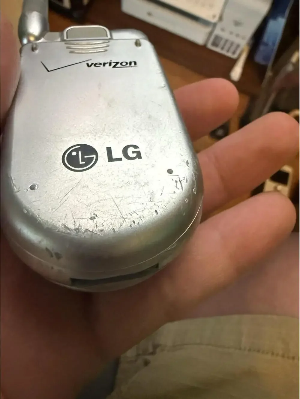 LG VX3200 - Gray and Silver ( Verizon ) Cellular Flip Phone (untested) No Power